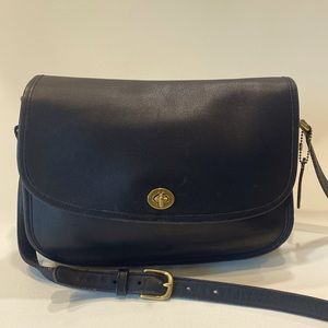 Vtg COACH Black Crossbody City Bag